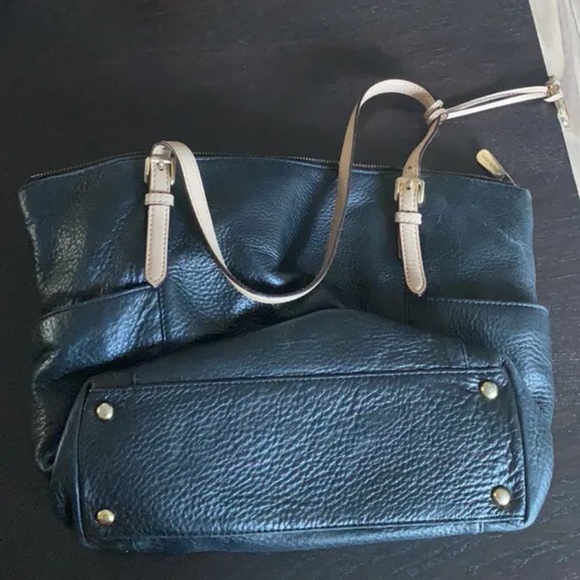 MK purse - Picture 4 of 4